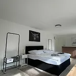 Oase Im Gruenen Hinterhof, Eg, Ruhe, Terrasse, Carport, Free Paytv, Kaffee&tee, Fahrraeder *