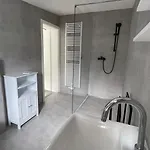 Oase Im Gruenen Hinterhof, Eg, Ruhe, Terrasse, Carport, Free Paytv, Kaffee&tee, Fahrraeder Apartament