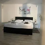 Apartament Oase Im Gruenen Hinterhof, Eg, Ruhe, Terrasse, Carport, Free Paytv, Kaffee&tee, Fahrraeder *