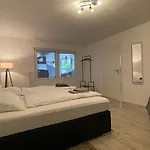 Oase Im Gruenen Hinterhof, Eg, Ruhe, Terrasse, Carport, Free Paytv, Kaffee&tee, Fahrraeder Duisburg