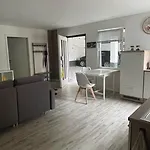 Oase Im Gruenen Hinterhof, Eg, Ruhe, Terrasse, Carport, Free Paytv, Kaffee&tee, Fahrraeder Apartament *