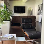 Oase Im Gruenen Hinterhof, Eg, Ruhe, Terrasse, Carport, Free Paytv, Kaffee&tee, Fahrraeder * Duisbourg