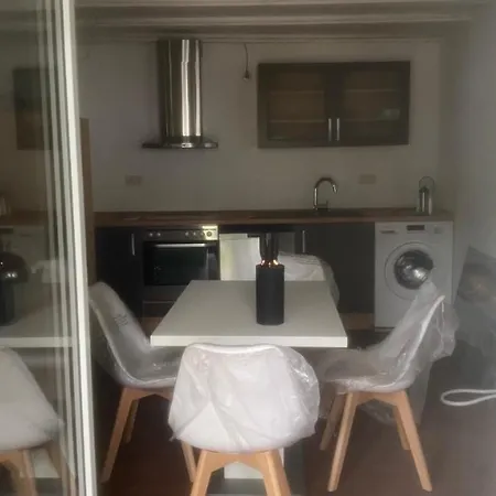 Oase Im Hinterhofhaus,terrasse, Fahrräder, Parkplatz, Ruhe, Netfilx Duisburg