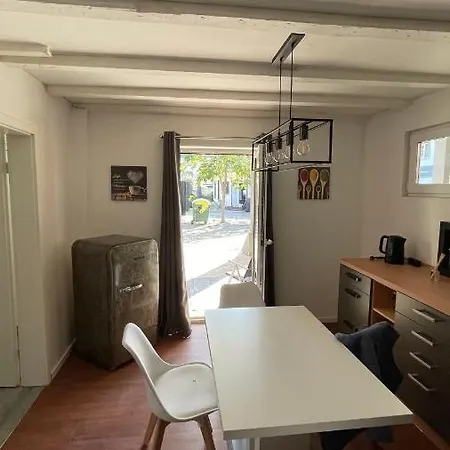 Oase Im Hinterhofhaus,terrasse, Fahrräder, Parkplatz, Ruhe, Netfilx * Duisburg