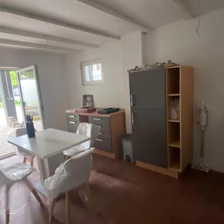 Oase Im Grünen Hinterhof, Eg, Ruhe, Terrasse, Carport, Free Paytv, Kaffee&tee, Fahrräder Apartamento *