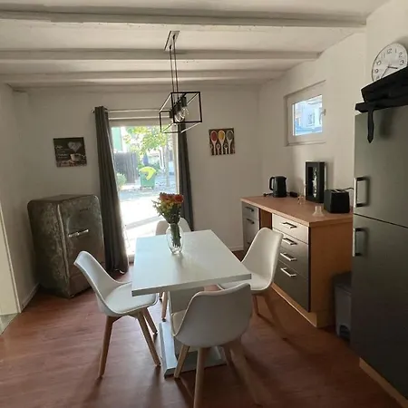 Apartment Oase Im Hinterhofhaus,terrasse, Fahrräder, Parkplatz, Ruhe, Netfilx