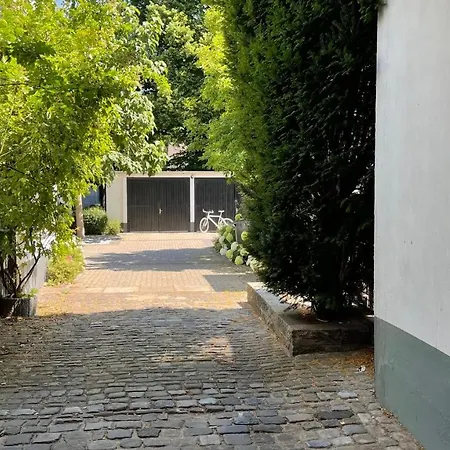 Oase Im Hinterhofhaus,terrasse, Fahrräder, Parkplatz, Ruhe, Netfilx *