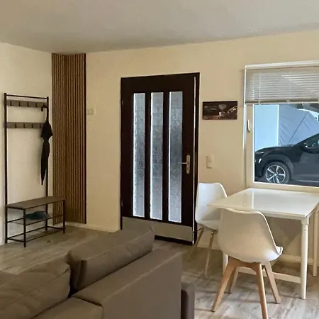 Oase Im Gruenen Hinterhof, Eg, Ruhe, Terrasse, Carport, Free Paytv, Kaffee&tee, Fahrraeder