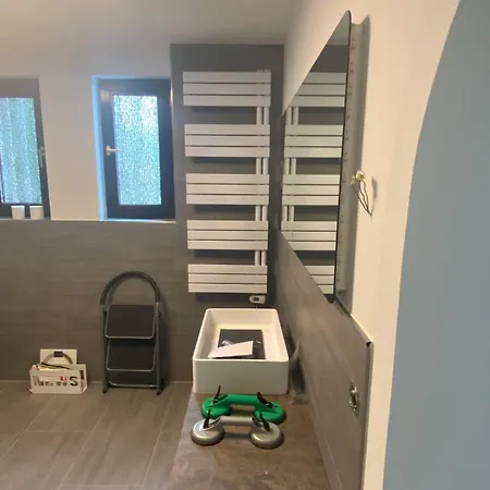 Oase Im Hinterhofhaus,terrasse, Fahrräder, Parkplatz, Ruhe, Netfilx