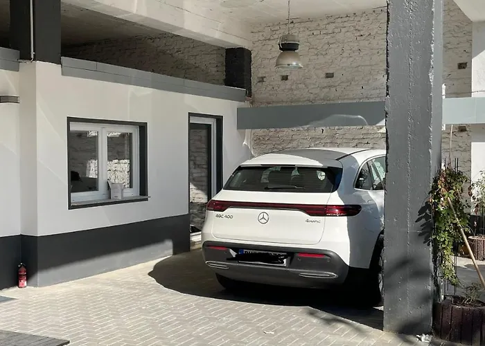 Oase Im Gruenen Hinterhof, Eg, Ruhe, Terrasse, Carport, Free Paytv, Kaffee&tee, Fahrraeder Apartman