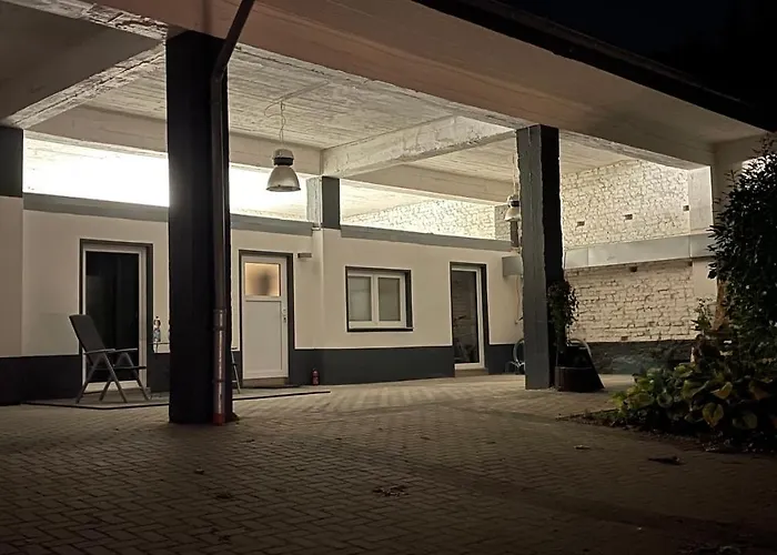 Oase Im Gruenen Hinterhof, Eg, Ruhe, Terrasse, Carport, Free Paytv, Kaffee&tee, Fahrraeder * Duisburg