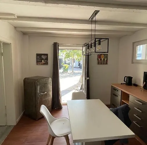 Oase Im Gruenen Hinterhof, Eg, Ruhe, Terrasse, Carport, Free Paytv, Kaffee&tee, Fahrraeder * Duisburg