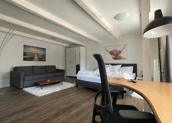 Oase Im Gruenen Hinterhof, Eg, Ruhe, Terrasse, Carport, Free Paytv, Kaffee&tee, Fahrraeder Apartman