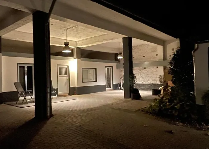 Oase Im Gruenen Hinterhof, Eg, Ruhe, Terrasse, Carport, Free Paytv, Kaffee&tee, Fahrraeder Apartman *