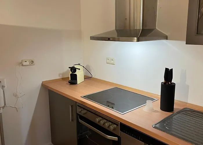 Oase Im Gruenen Hinterhof, Eg, Ruhe, Terrasse, Carport, Free Paytv, Kaffee&tee, Fahrraeder Apartman