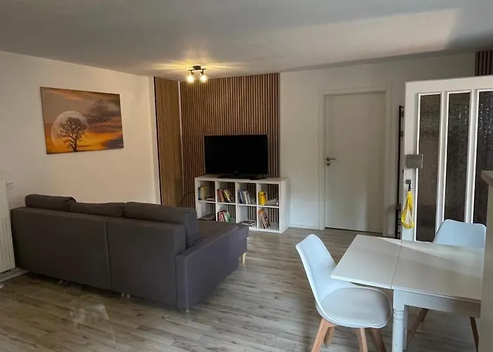 Oase Im Gruenen Hinterhof, Eg, Ruhe, Terrasse, Carport, Free Paytv, Kaffee&tee, Fahrraeder * Duisburg