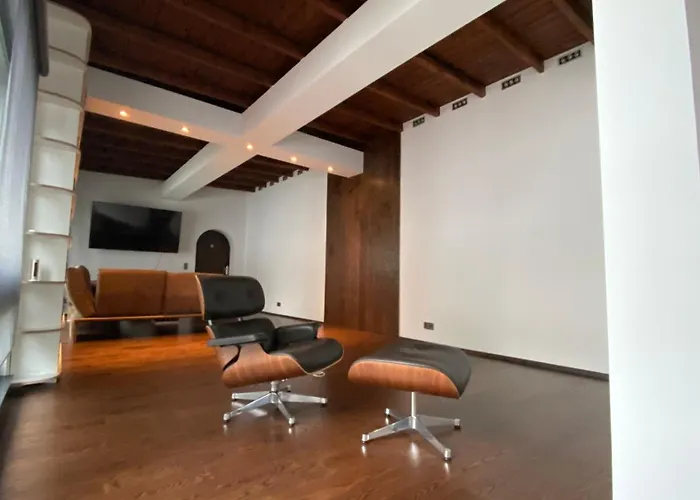 Oase Im Gruenen Hinterhof, Eg, Ruhe, Terrasse, Carport, Free Paytv, Kaffee&tee, Fahrraeder * Duisburg