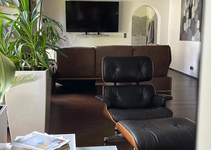 Oase Im Grünen Hinterhof, Eg, Ruhe, Terrasse, Carport, Free Paytv, Kaffee&tee, Fahrräder * Duisburg