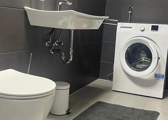 Oase Im Gruenen Hinterhof, Eg, Ruhe, Terrasse, Carport, Free Paytv, Kaffee&tee, Fahrraeder Apartman Duisburg